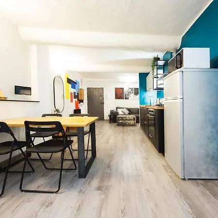 Midway Home, Nel Centro Storico Di ג'נובה