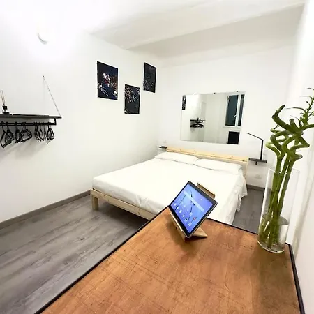 Midway Home, Nel Centro Storico Di דירה ג'נובה