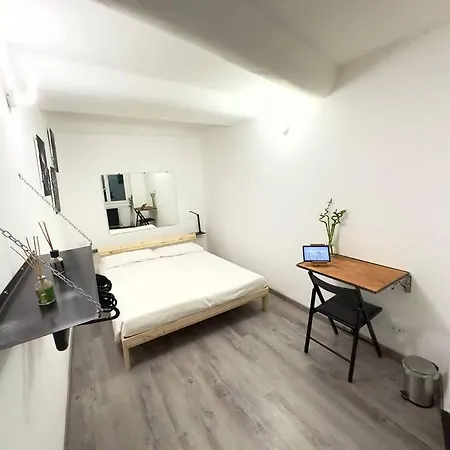 Apartment Midway Home, Nel Centro Storico Di *