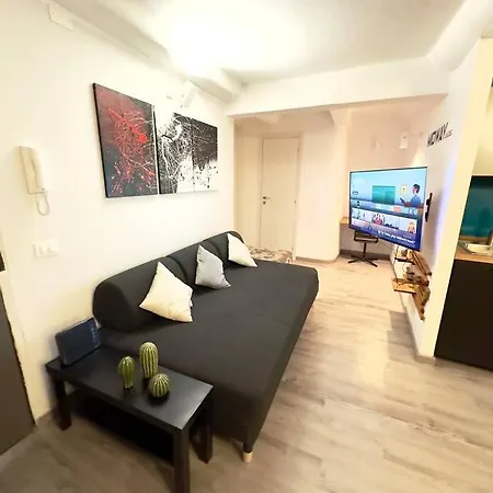 Midway Home, Nel Centro Storico Di Γένοβα